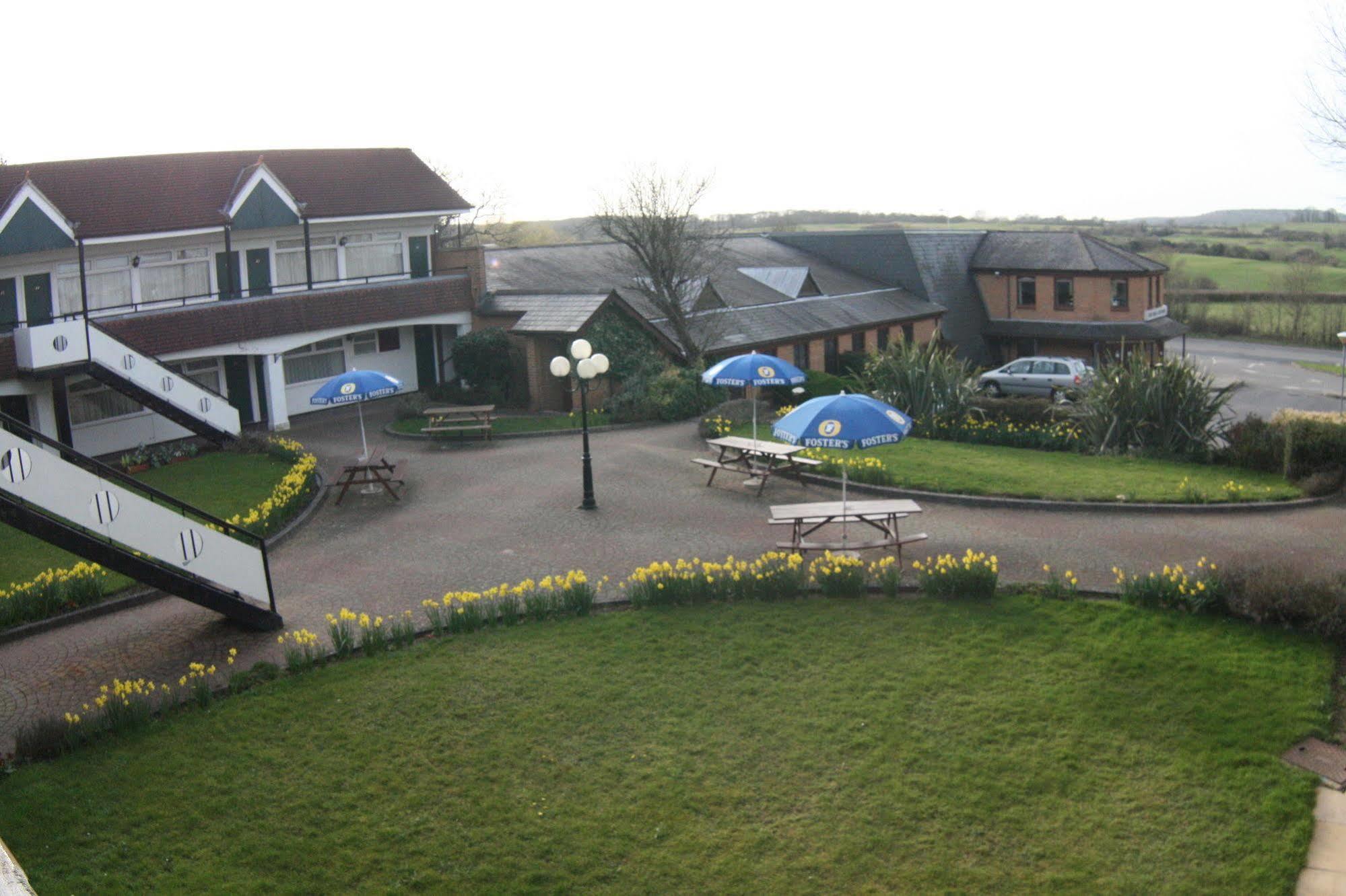 The Town & Country Lodge Dundry Exterior photo
